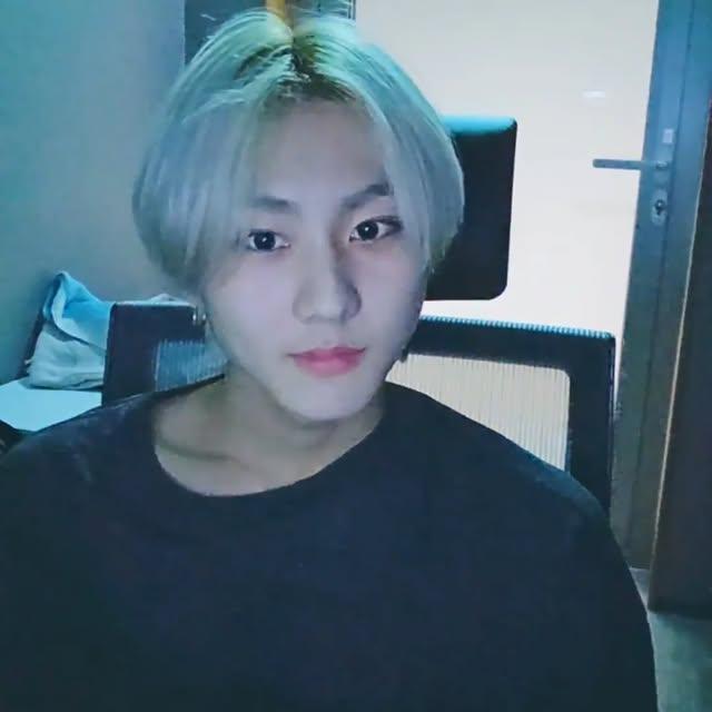 Jungwon, Weverse Yayınında Yeni Çeviri Özelliğini Duyurdu