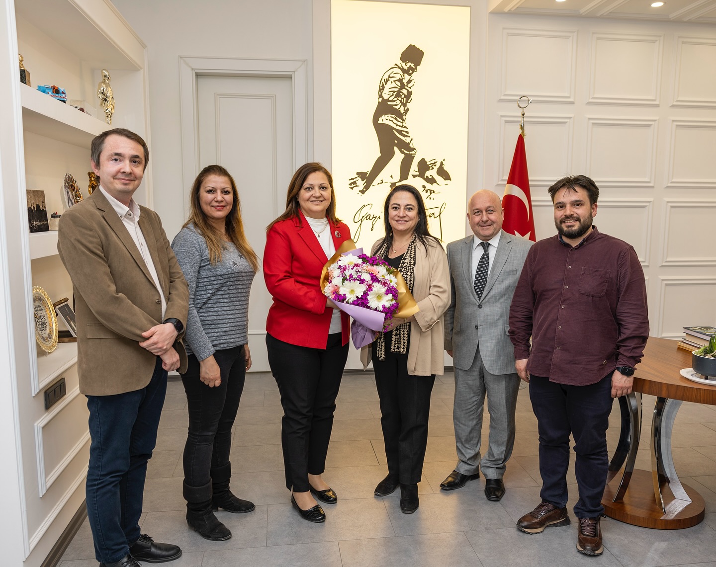 Afyonkarahisar Belediye Başkanı Burcu Köksal'dan Sağlık Çalışanlarına Teşekkür