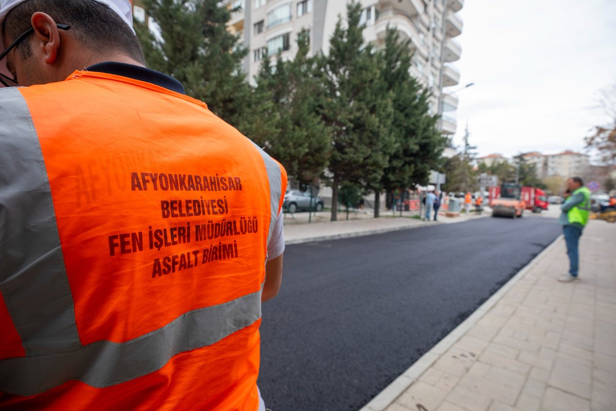 Afyonkarahisar'da Karaman Mahallesi'nde Asfalt Çalışmaları Başladı