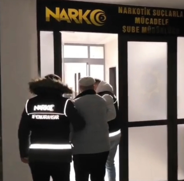 41 Farklı Suç Kaydı Bulunan Firari, Gizlendiği Mağarada Yakalandı