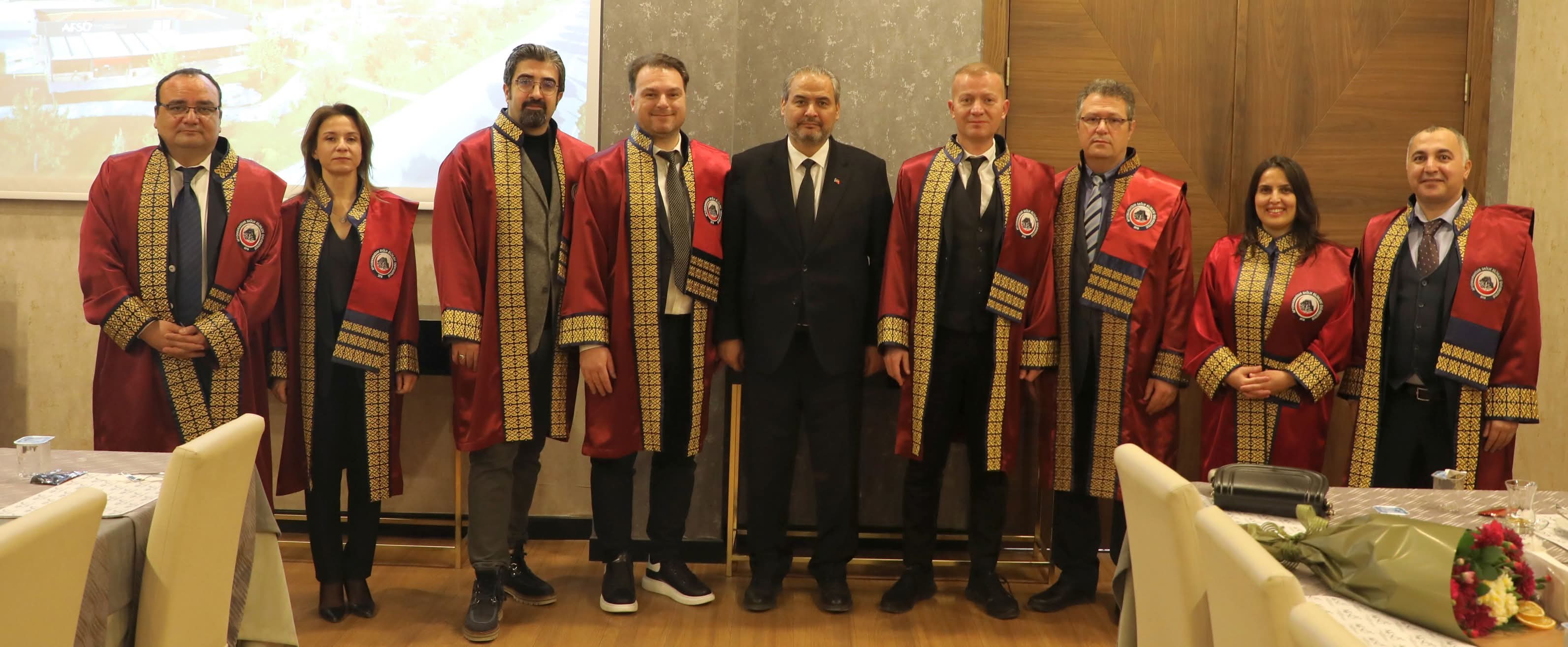 AFSÜ Güçleniyor: Yeni Atanan Profesörler Cübbelerini Giydi