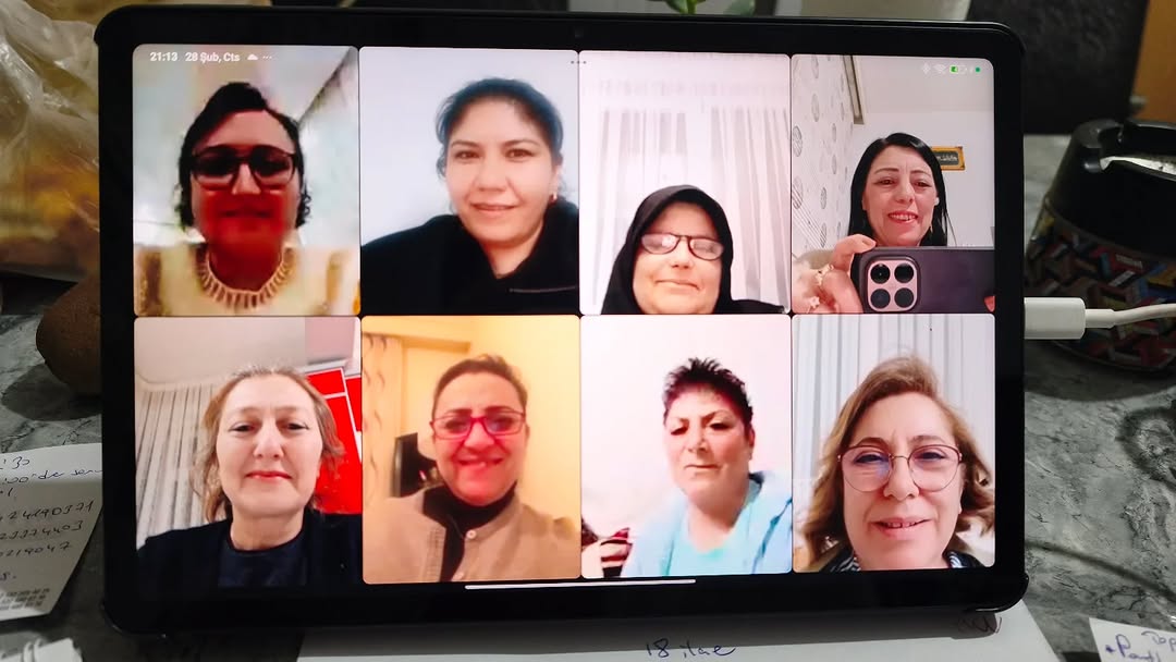 Afyonkarahisar CHP İl Kadın Kolları Başkanlığı WhatsApp Toplantısında Bir Araya Geldi