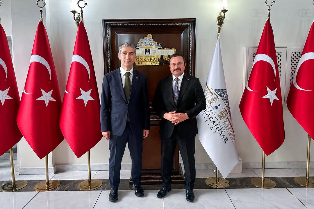 Afyonkarahisar Valiliği, Sincan Şoförler ve Otomobilciler Esnaf Odası Başkanı İsa Yalçın'ı Kabul Etti