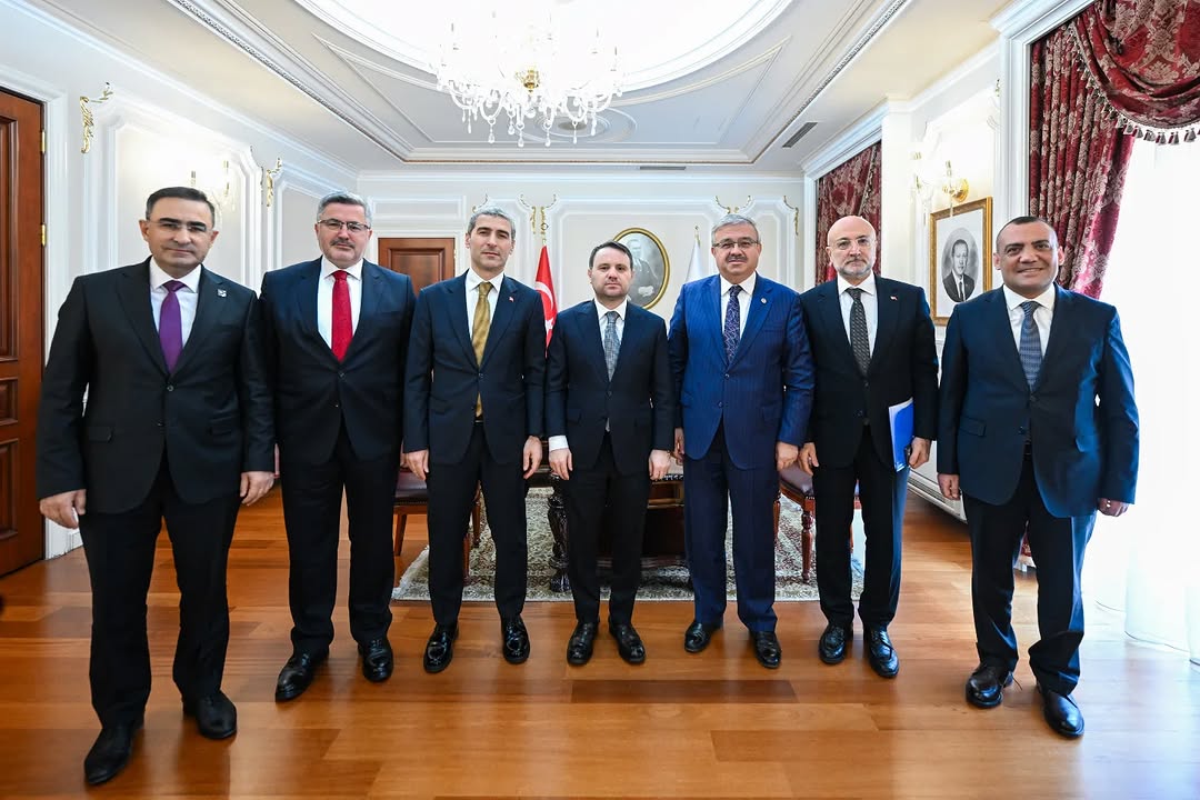AK Parti Afyonkarahisar İl Başkanlığı Adalet Bakanı Akın Gürlek'i Ziyaret Etti