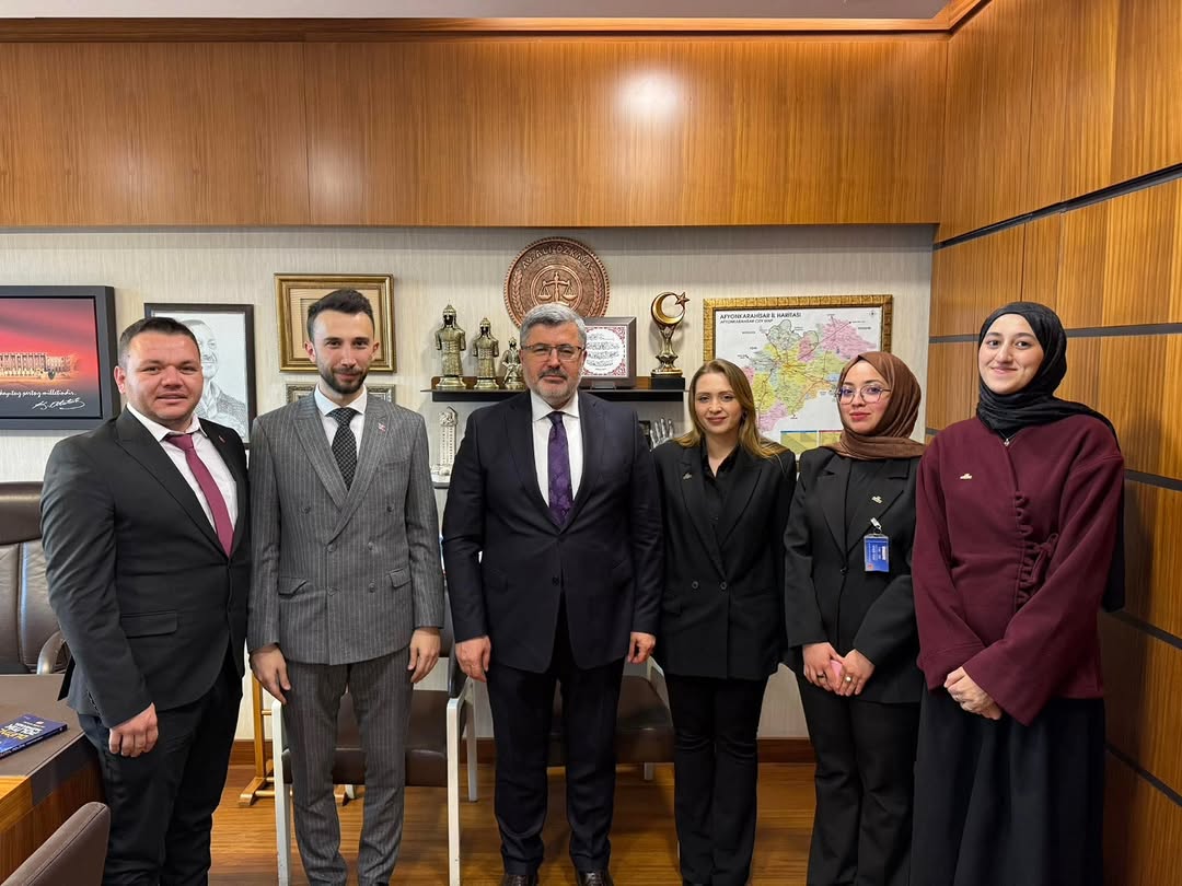Ak Parti Afyonkarahisar İl Gençlik Kolları Başkanı Milletvekili Av. Ali Özkaya'yı Ziyaret Etti