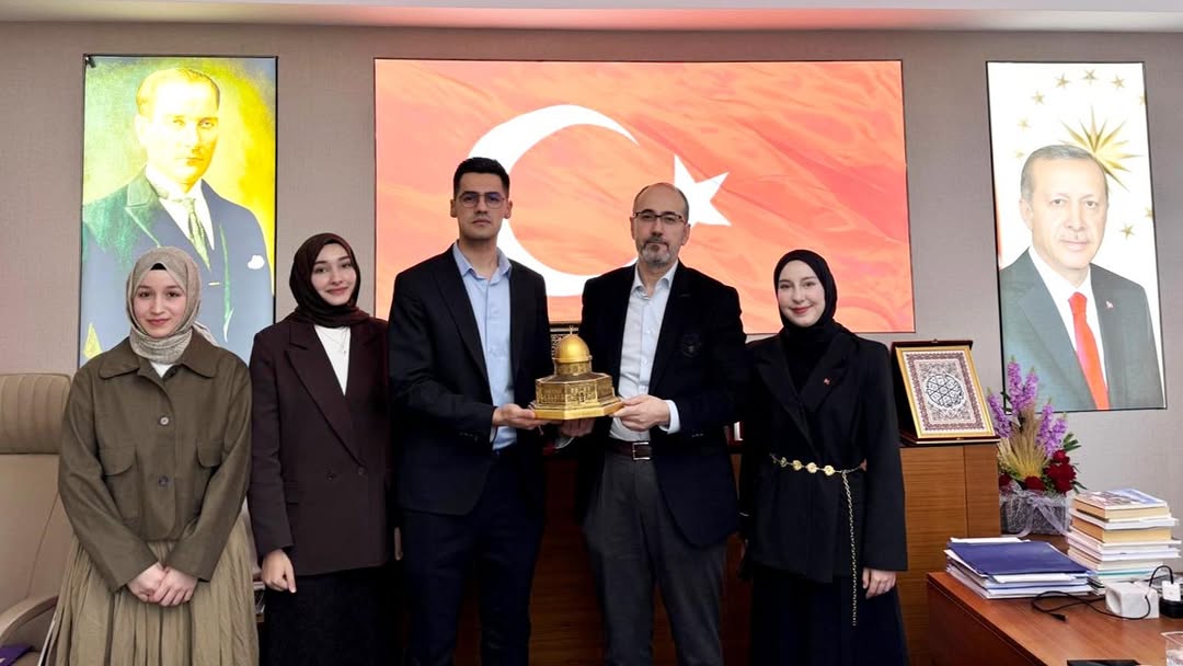 AK Parti Afyonkarahisar İl Gençlik Kolları Sağlık Müdürü'nü Ziyaret Etti