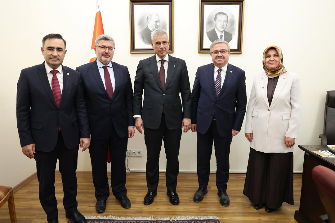 Ak Parti Afyonkarahisar Milletvekili Ali Özkaya, Sağlık Bakanı Kemal Memişoğlu'nu Ziyaret Etti
