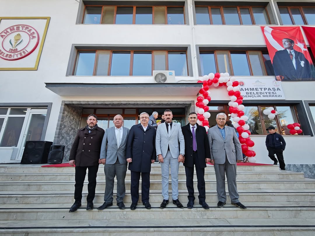 AK Parti Sinanpaşa İlçe Başkanı İsmail Aktürk ve Belediye Başkanları Açılış Sonrası Buluştu