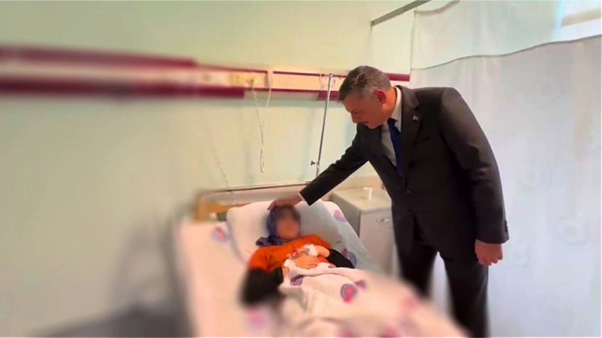 Bakanlar Kahramanmaraş'taki saldırıda yaralıları ziyaret etti