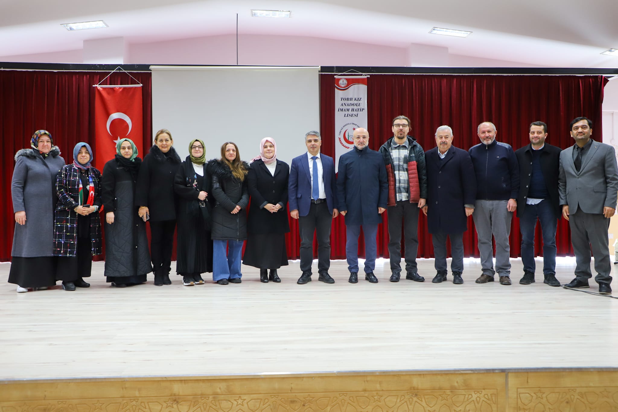 BAŞKAN ŞAHİN, “İSLAM TOPLUMUNUN EKONOMİK STRÜKTÜRÜ” KONFERANSINA KATILDI