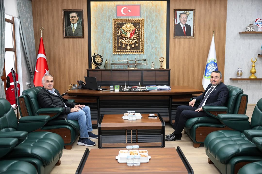 Boğazlıyan Belediye Başkanı Sandıklı Belediye Başkanı Adnan Öztaş'ı Ziyaret Etti