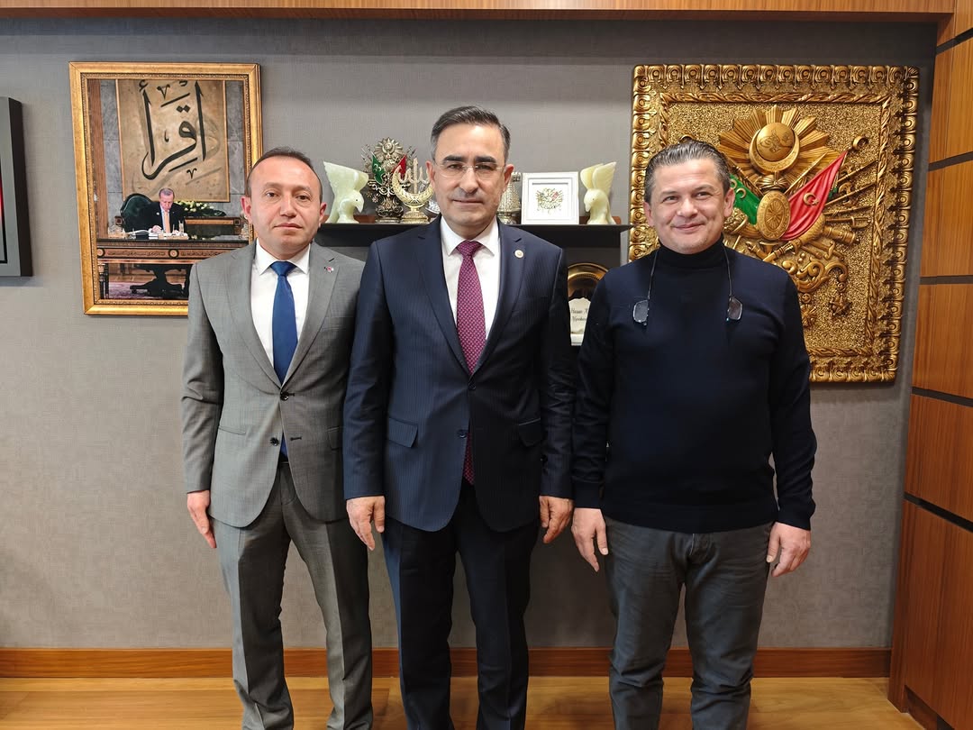Bursa Büro Memur-Sen Şube Yöneticisi Recep Kırtaş ve Dr. Mehmet Çetin Gazi Meclisi'nde Ağırlandı