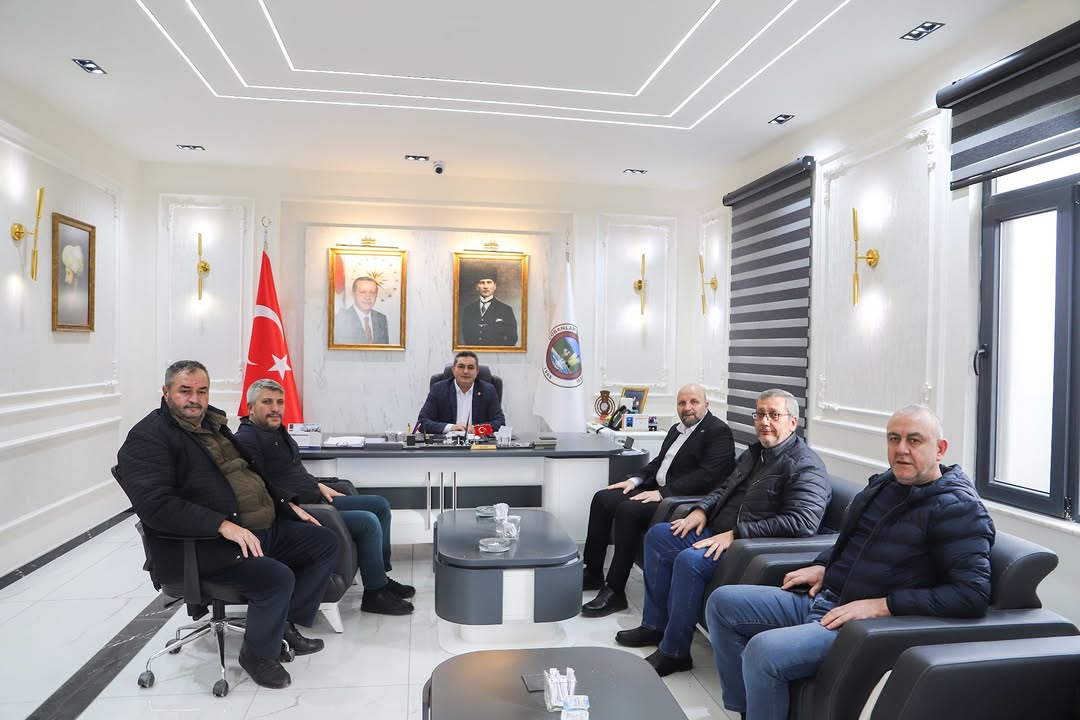 Çobanlar Belediye Başkanı Ali Altuntaş, Ak Parti Bolvadin İlçe Başkanı Yasin Nurbaş ve Heyetini Ağırladı