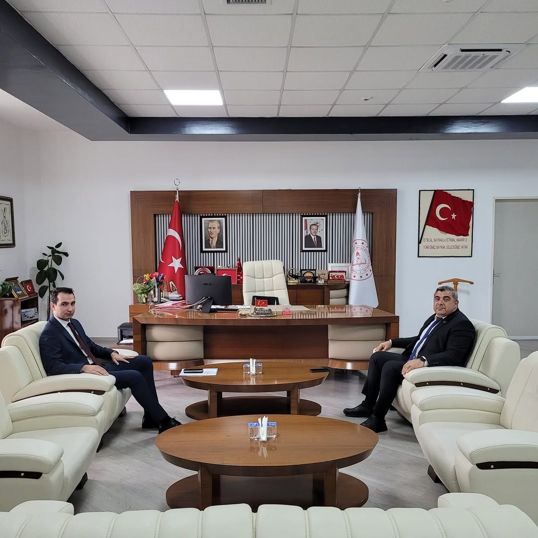 Dazkırı Kaymakamımız Sayın Serkan Ala, İl Milli Eğitim Müdürümüz Miraç Sünnetci’yi Ziyaret Etti