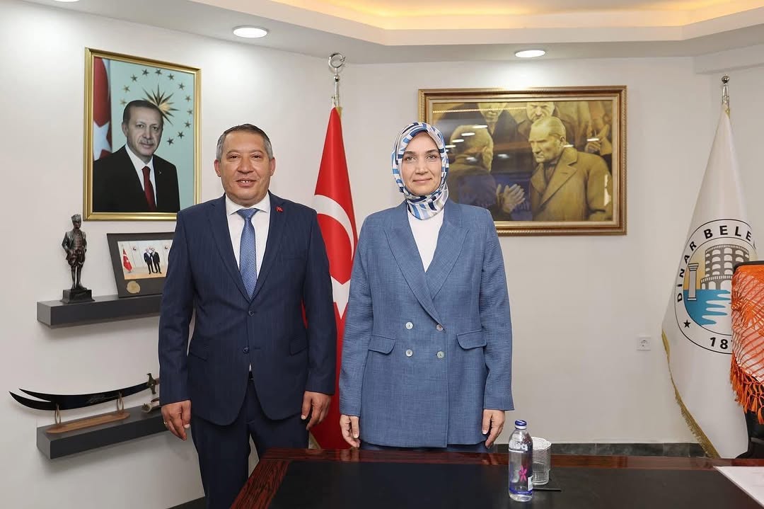 Dinar Belediye Başkanı Veysel Topçu'dan T.C. İçişleri Bakanlığı Bakan Yardımcılığı Görevine Atanan Doç. Dr. Kübra Güran Yiğitbaşı'na Tebrik