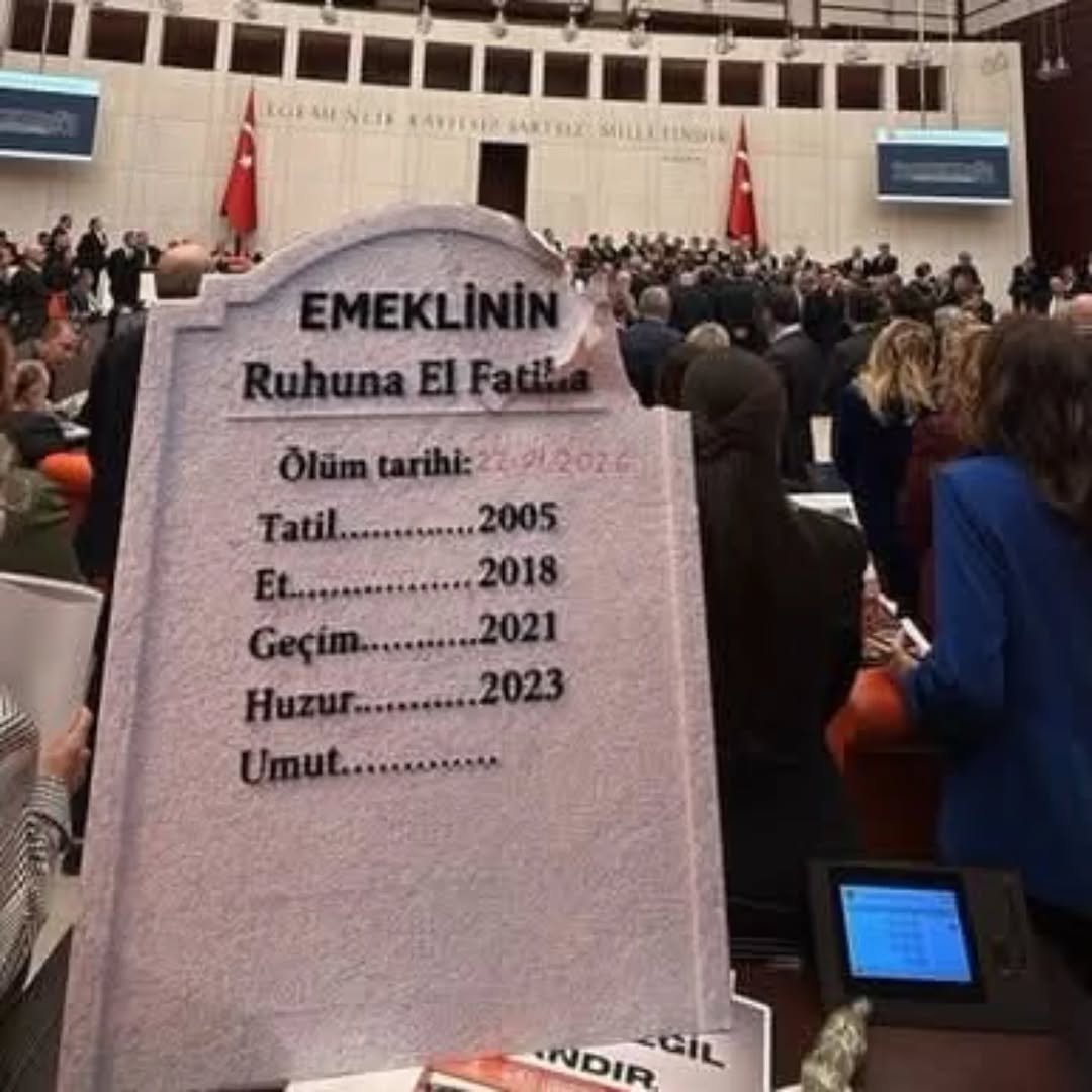 Emekliyi Yaşarken Tabuta Koydular