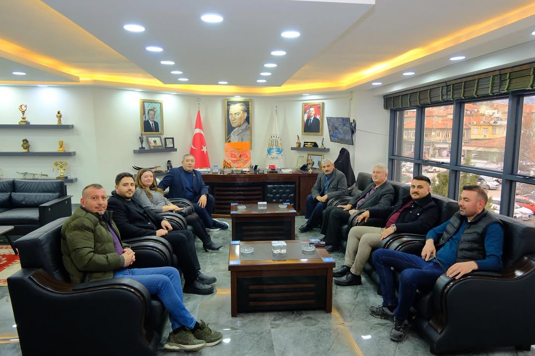 Evciler ve Sinanpaşa Heyetinden Dinar Belediye Başkanı Veysel Topçu'ya Ziyaret