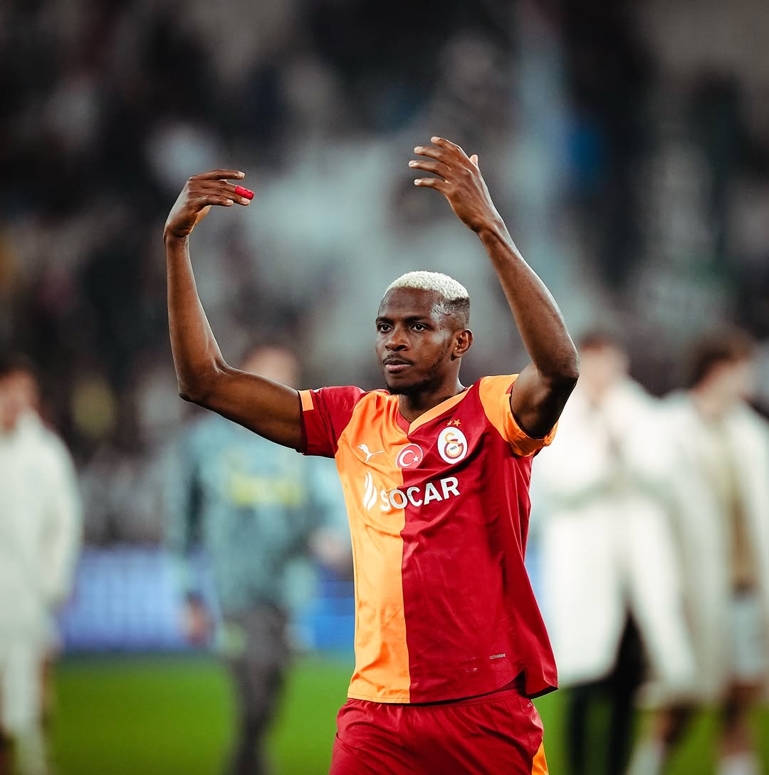 Galatasaray, Şampiyonlar Ligi'nde Haftanın Takımına Seçilen Victor Osimhen'i Tebrik Etti