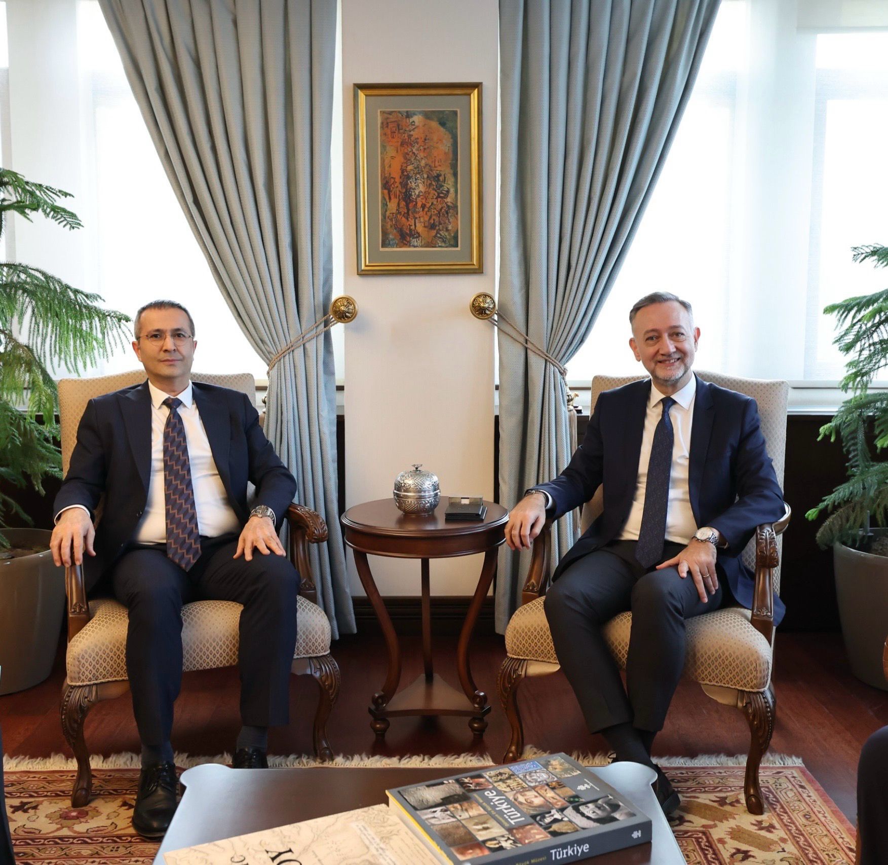 Gümrükçü ve Aliy Görüştü