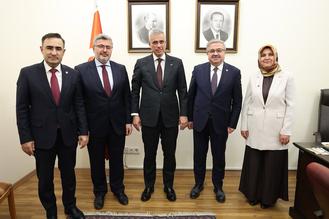 İhsaniye Belediye Başkanı Emine Gökçe'den Sağlık Bakanı Kemal Memişoğlu Ziyareti