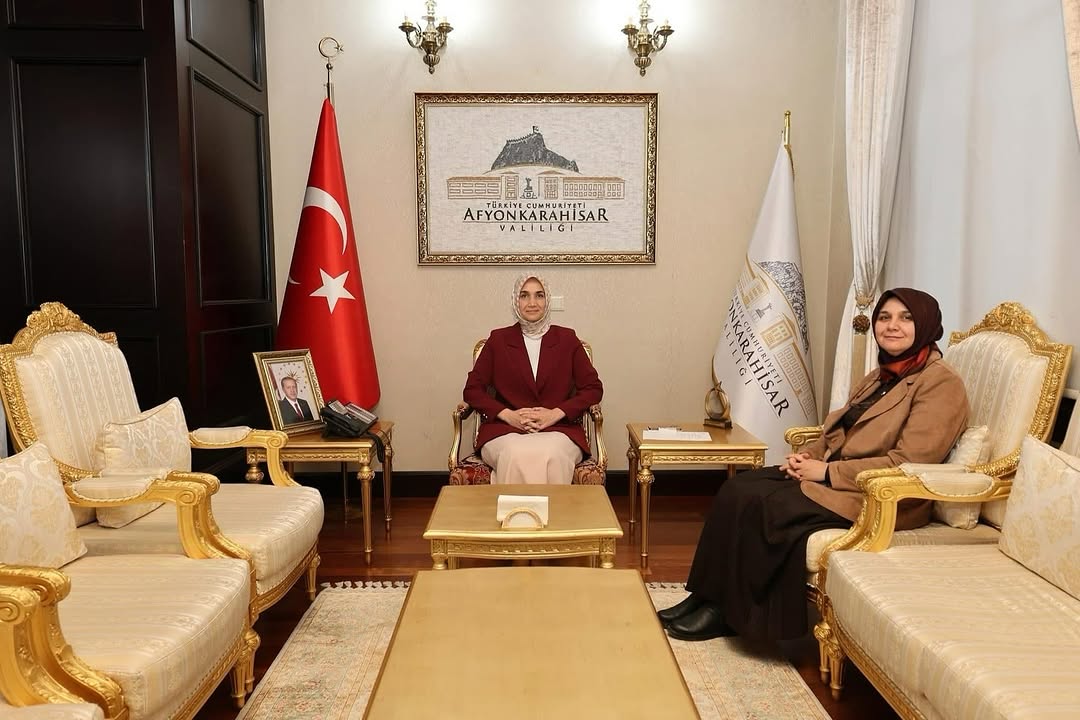 İhsaniye Belediyesi'nden İçişleri Bakan Yardımcılığı Görevine Atanan Vali Kübra Güran Yiğitbaşı'na Tebrik