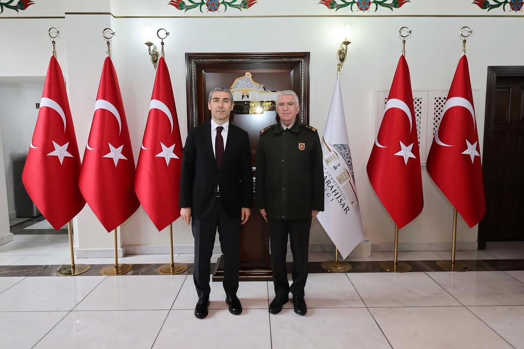 Kara Kuvvetleri Komutanlığı Lojistik Komutanı Tümgeneral Sinan Eren, Valimiz Dr. Naci Aktaş’ı Ziyaret Etti