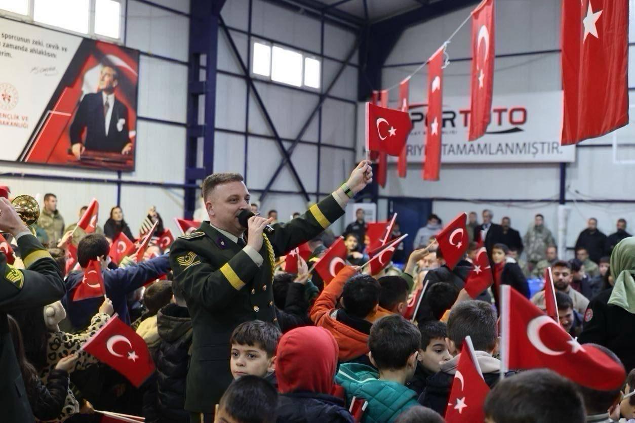 Kara Kuvvetleri'nden Gençlere Konser