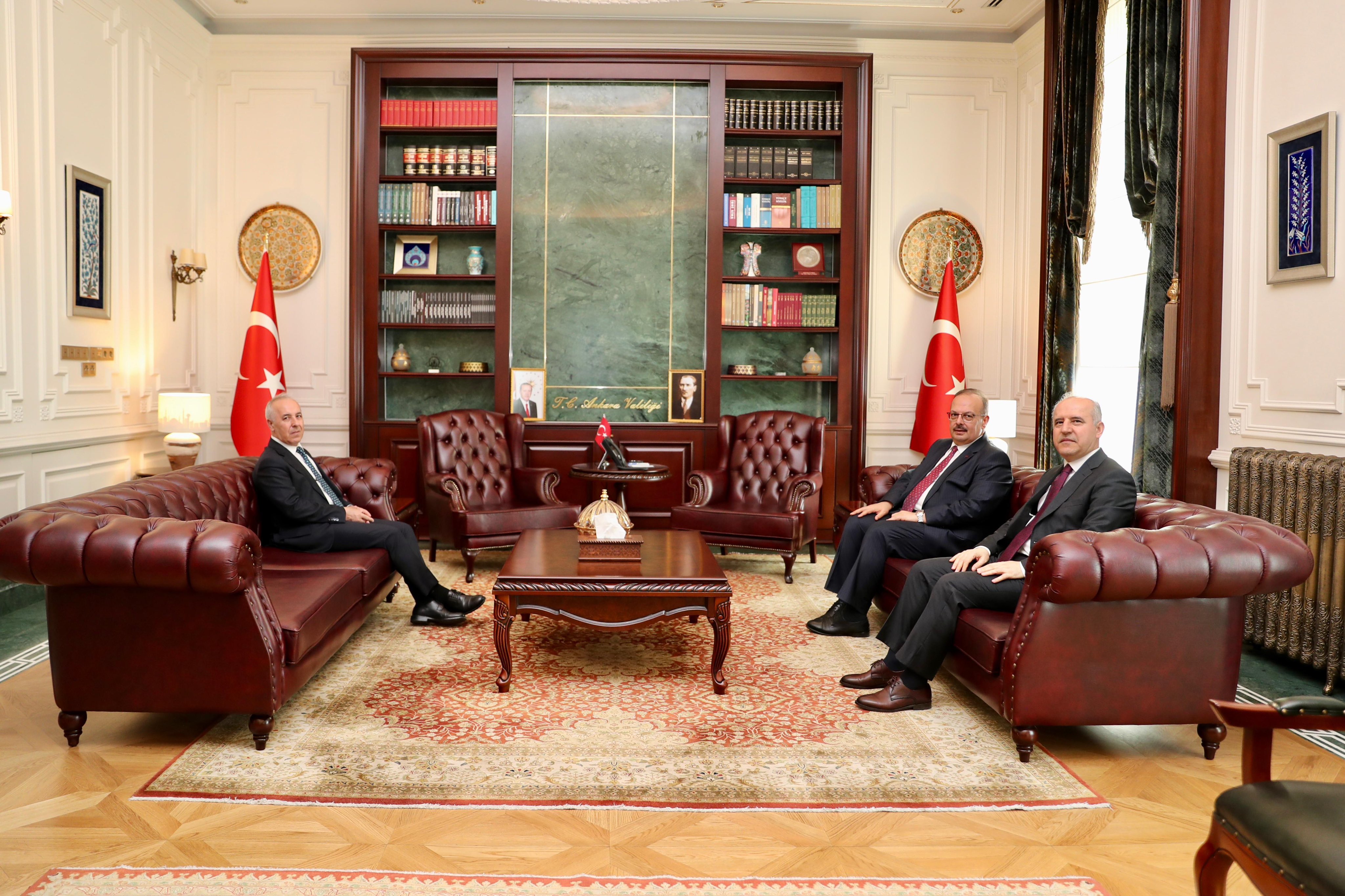 Savcı ve Komisyon Başkanı Valiyi Ziyaret Etti