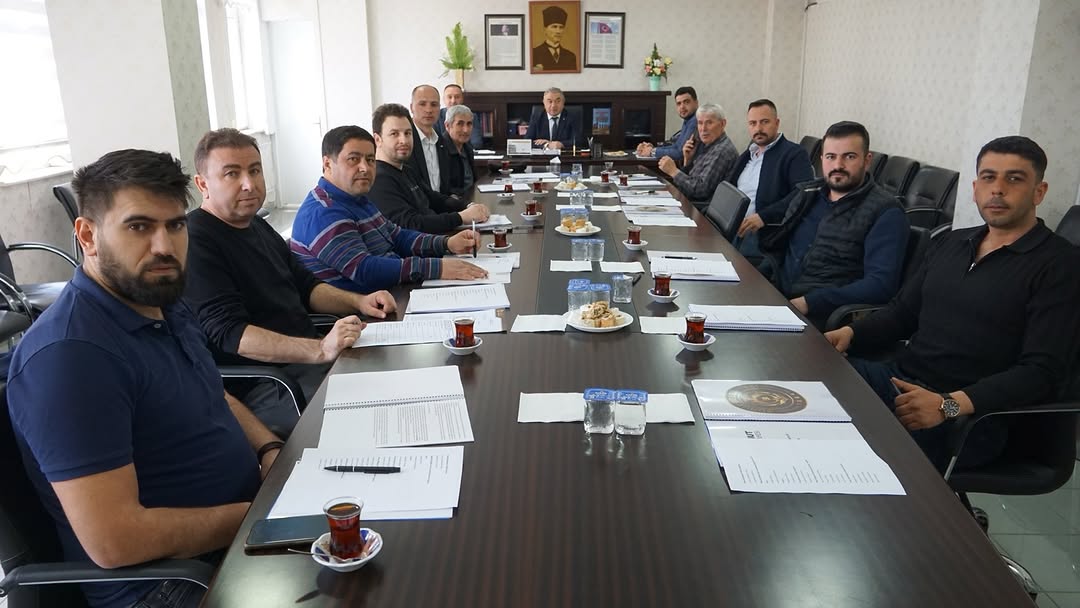 Şuhut Belediyesi Nisan ayı olağan meclis toplantısı, Şuhut Belediye Başkanı Muhittin Özaşkın...