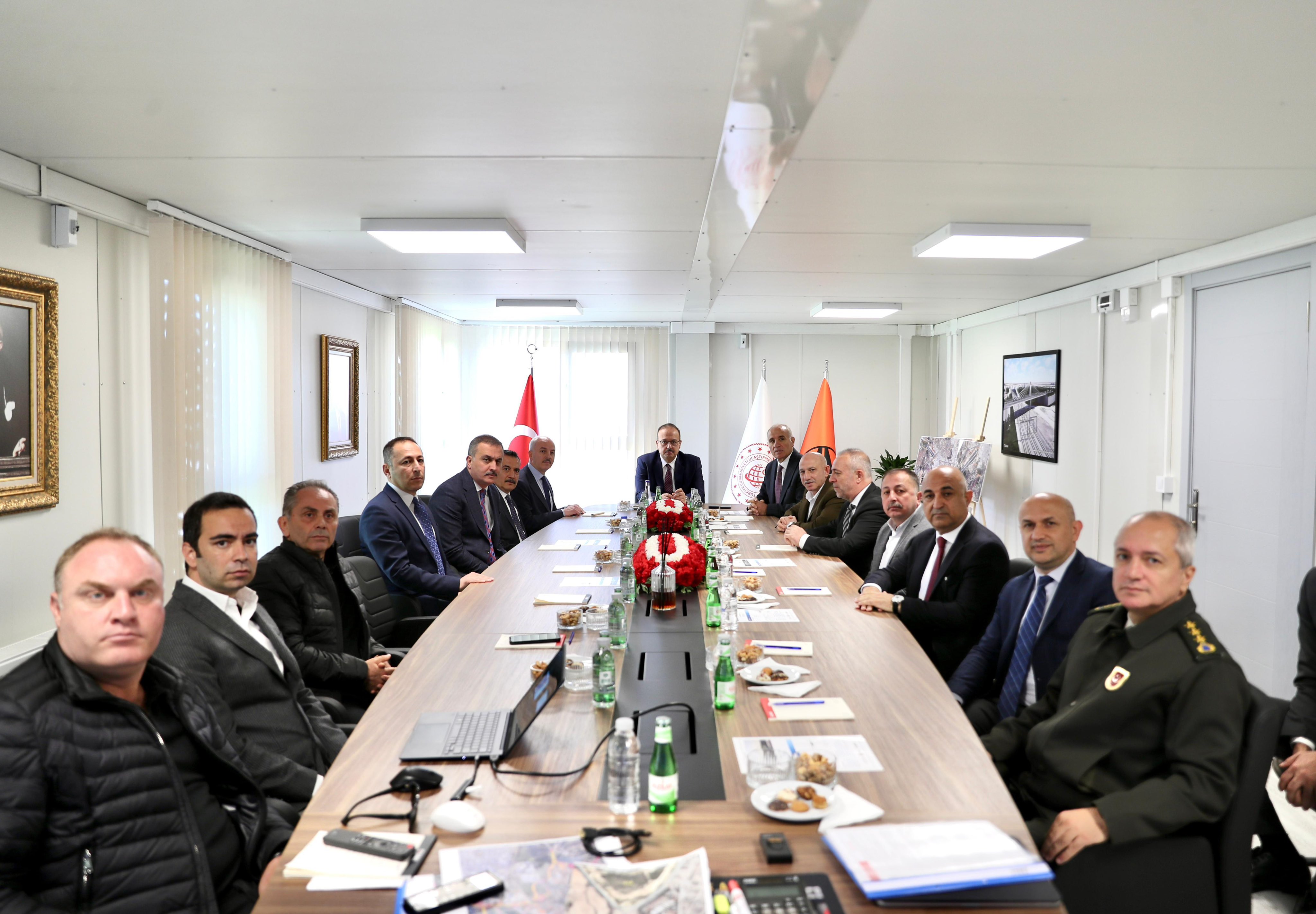Vali Canbolat, Etimesgut Havalimanı inşaatını inceledi