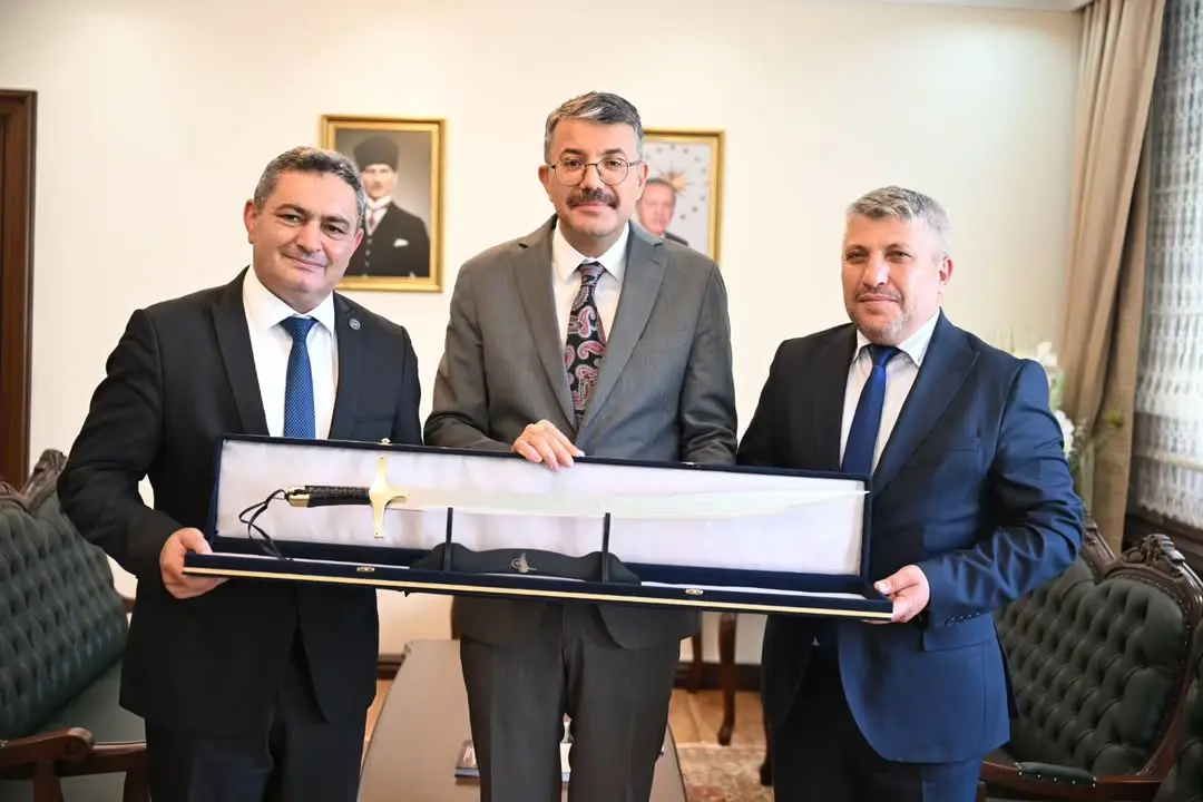 İlçe Başkanı Murat Yeşil, İçişleri Bakan Yardımcısı Ali Çelik'i Ziyaret Etti
