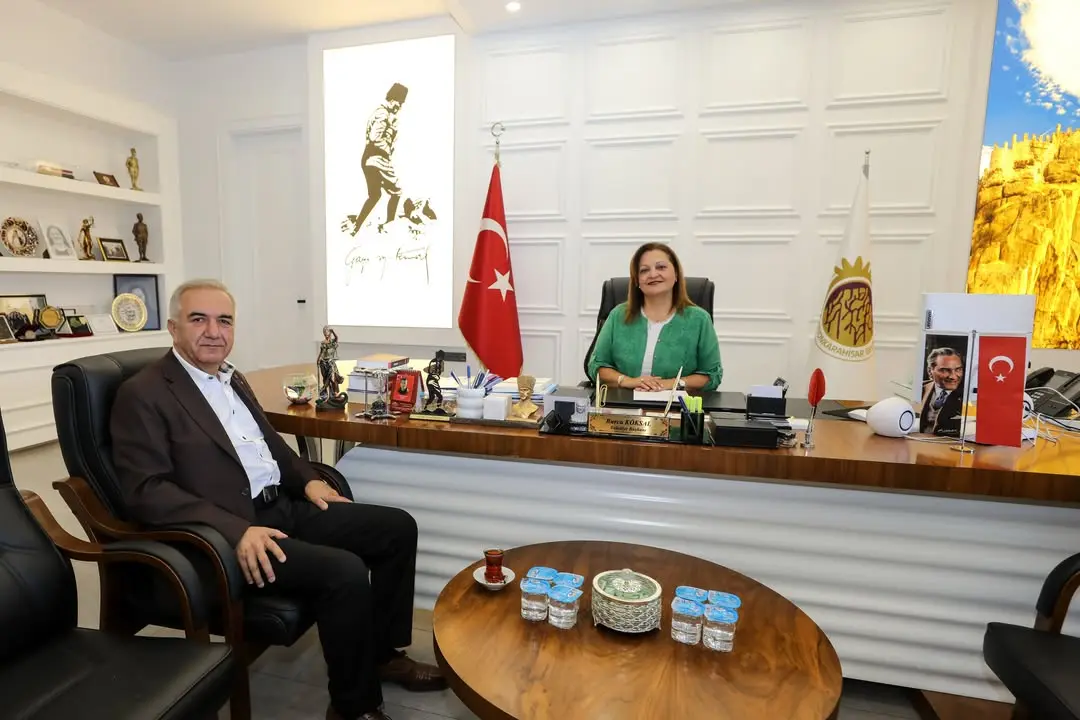 Afyonkarahisar Belediye Başkanı Burcu Köksal, PARKHAYAT Sağlık Grubu Yönetim Kurulu Başkanı Dr. Mustafa Enis Arabacı ile Görüş Alışverişinde Bulundu