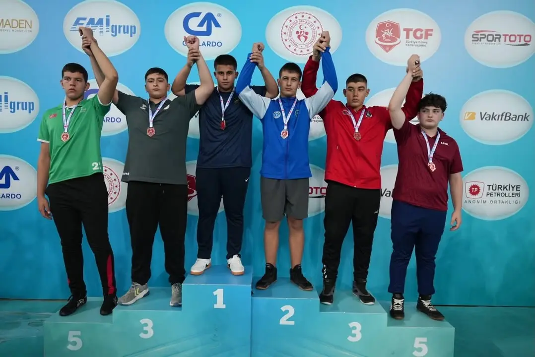 Afyonkarahisarlı Güreşçilerden Türkiye Şampiyonasında Büyük Başarı