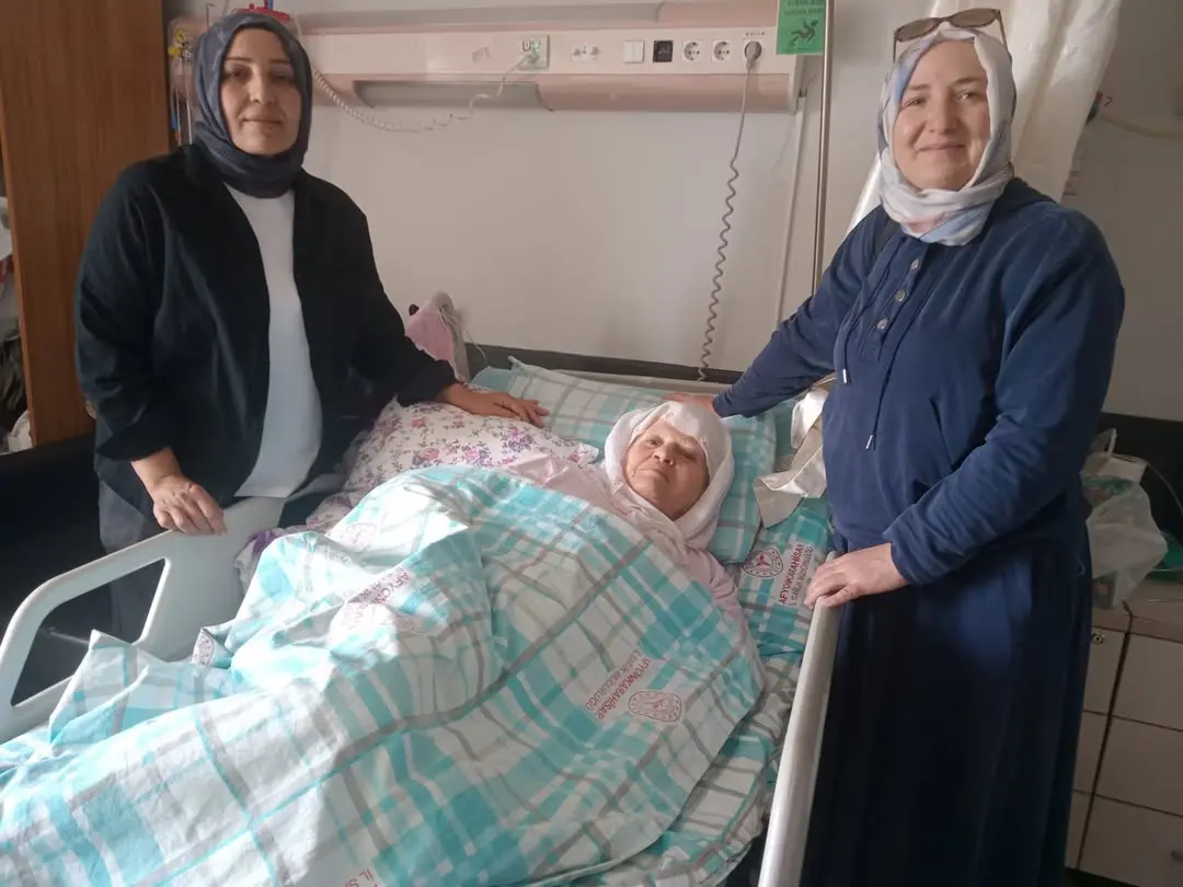 AK Parti Afyonkarahisar İl Kadın Kolları'ndan Geçmiş Olsun Ziyareti
