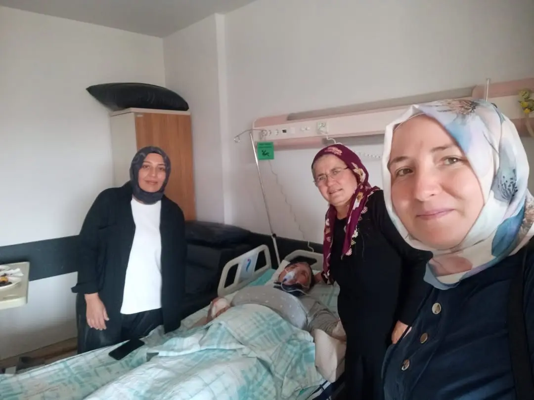 AK Parti Afyonkarahisar İl Kadın Kolları'ndan Geçmiş Olsun Ziyareti