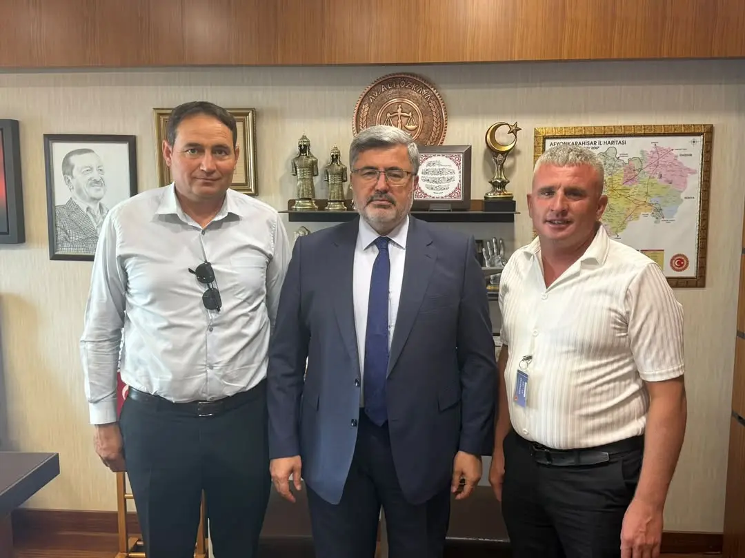 Ak Parti Afyonkarahisar Milletvekili Ali Özkaya'dan Önemli Ziyaret: Çölova Hemşerilerimiz Gazi Meclis'te Ağırlandı