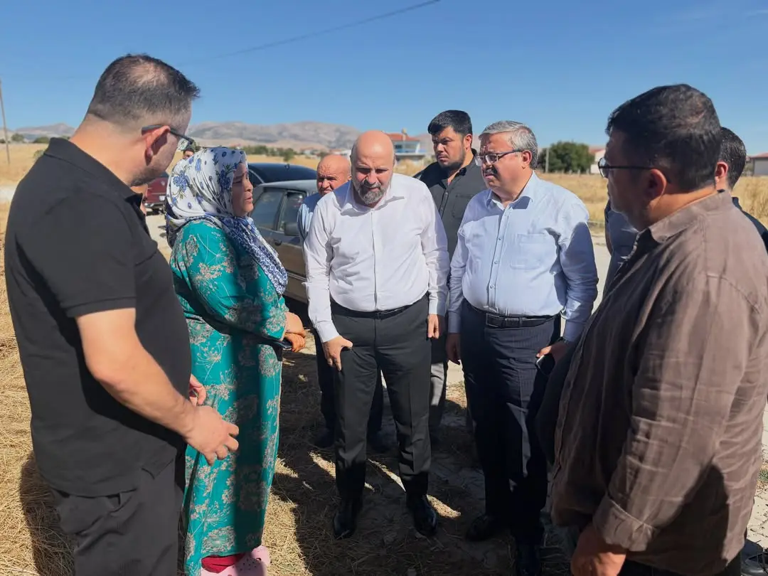 Ak Parti Afyonkarahisar Milletvekili İbrahim Yurdunuseven'den Dişli Beldesindeki Sosyal Yardım Ziyareti