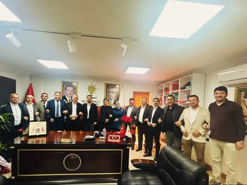 AK Parti İhsaniye Teşkilatı, Dr. Özgür Kavak'a Hayırlı Olsun Ziyareti Gerçekleştirdi