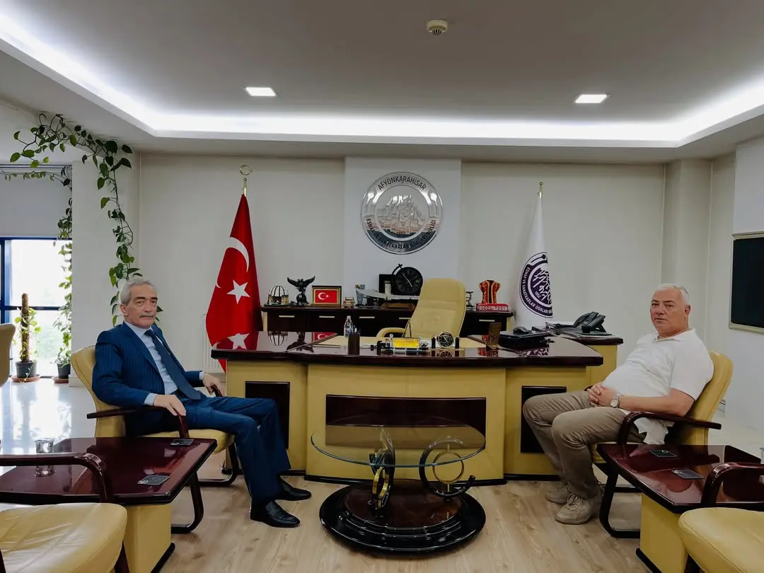 Nevşehir İl Jandarma Komutanı Mehmet Çelik, Afyonkarahisar Esnaf ve Sanatkarlar Odaları Birliği Başkanı Cengiz Üstün'ü Ziyaret Etti