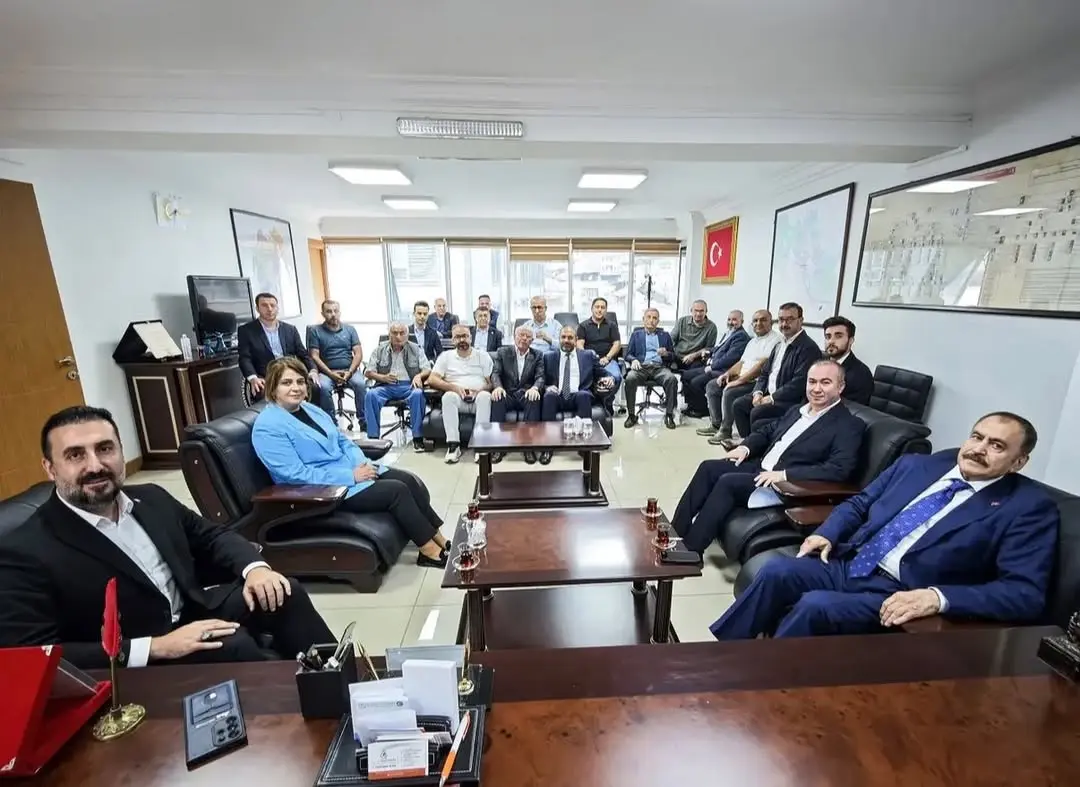 Prof. Dr. Veysel Eroğlu, Ak Parti Afyonkarahisar İl Başkanlığı'nı Ziyaret Etti
