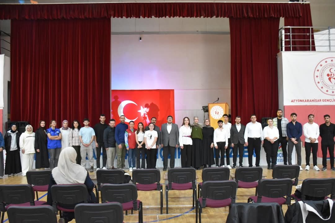 Vatan ve Aşk Şiirle Buluştu